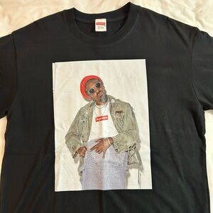 Supreme Black Short Sleeve Tee with Graphic Design EUC!!! GREAT DEAL!!!